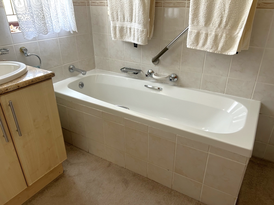 3 Bedroom Property for Sale in Hunters Estate Western Cape